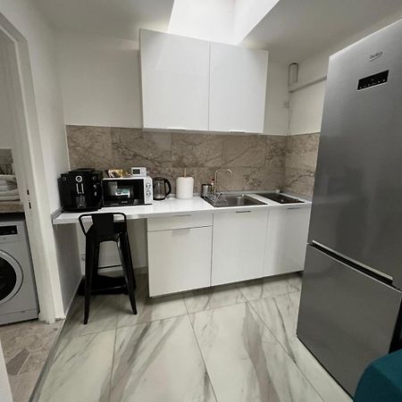 Luxus Cluj Airport Apartments Bagian luar foto