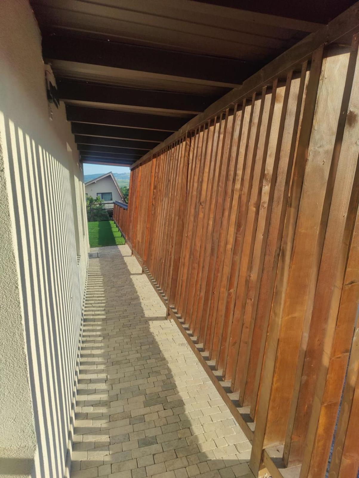 Luxus Cluj Airport Apartments Bagian luar foto