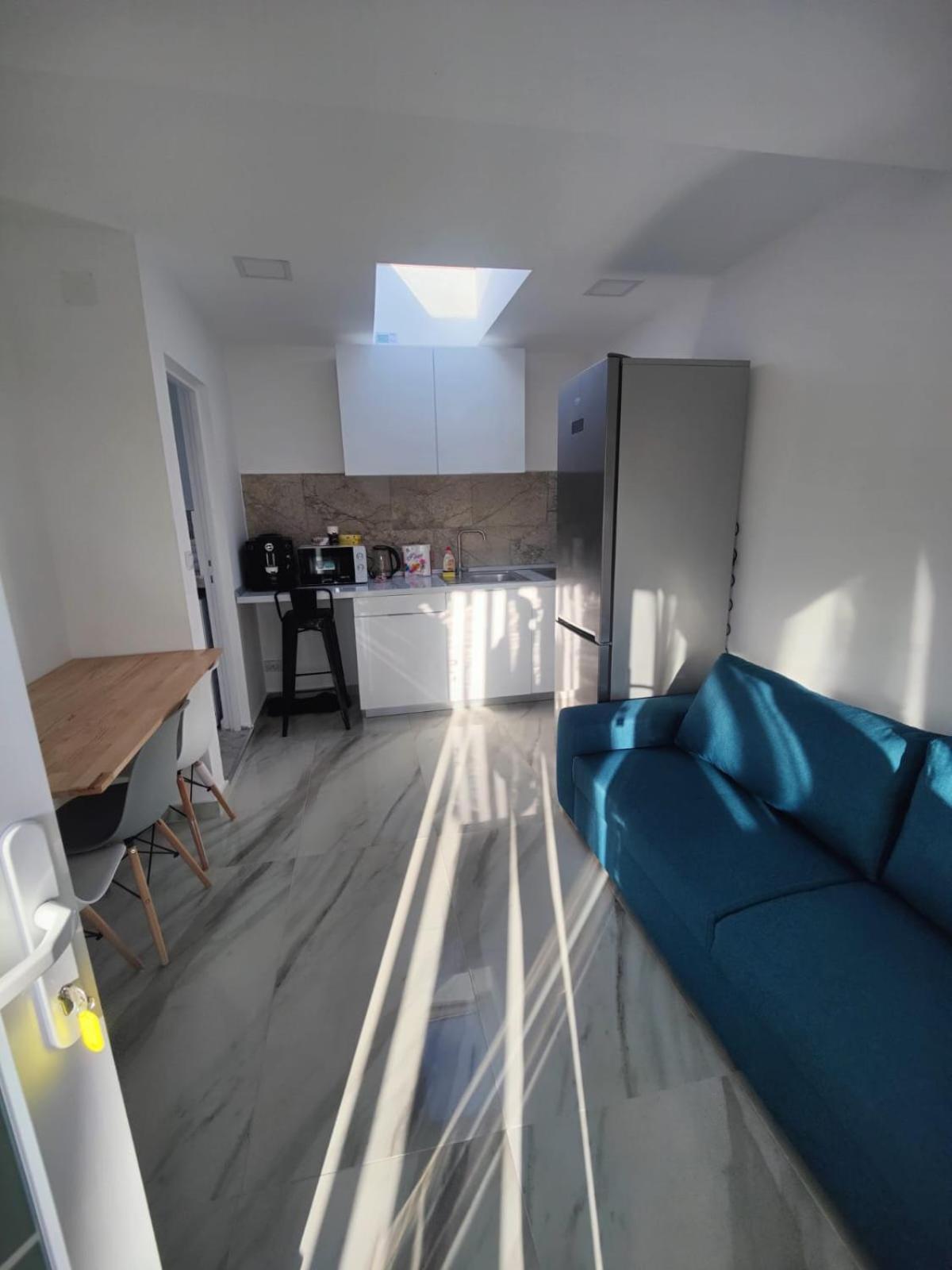 Luxus Cluj Airport Apartments Bagian luar foto