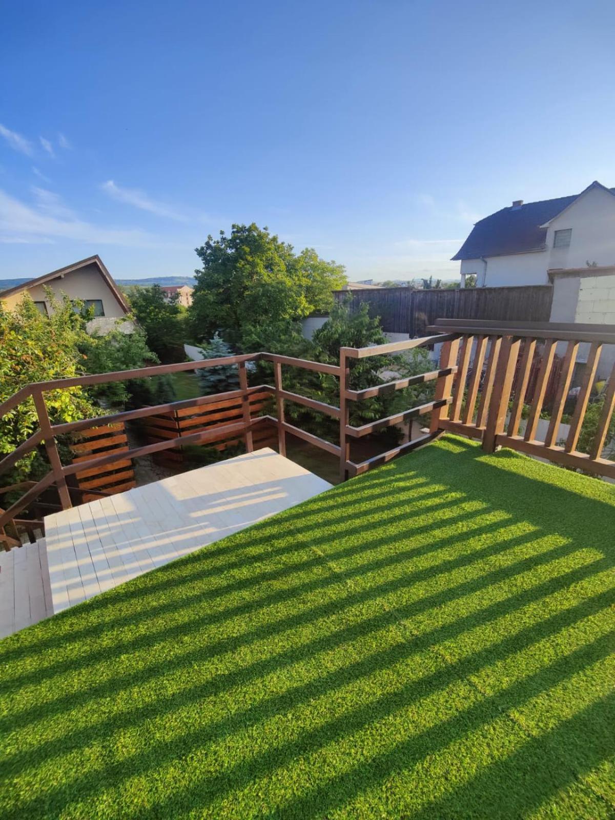 Luxus Cluj Airport Apartments Bagian luar foto
