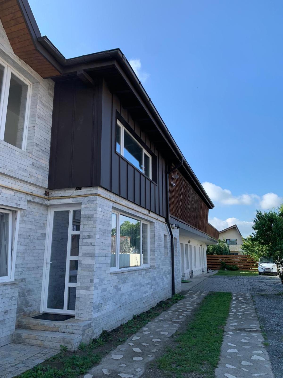 Luxus Cluj Airport Apartments Bagian luar foto