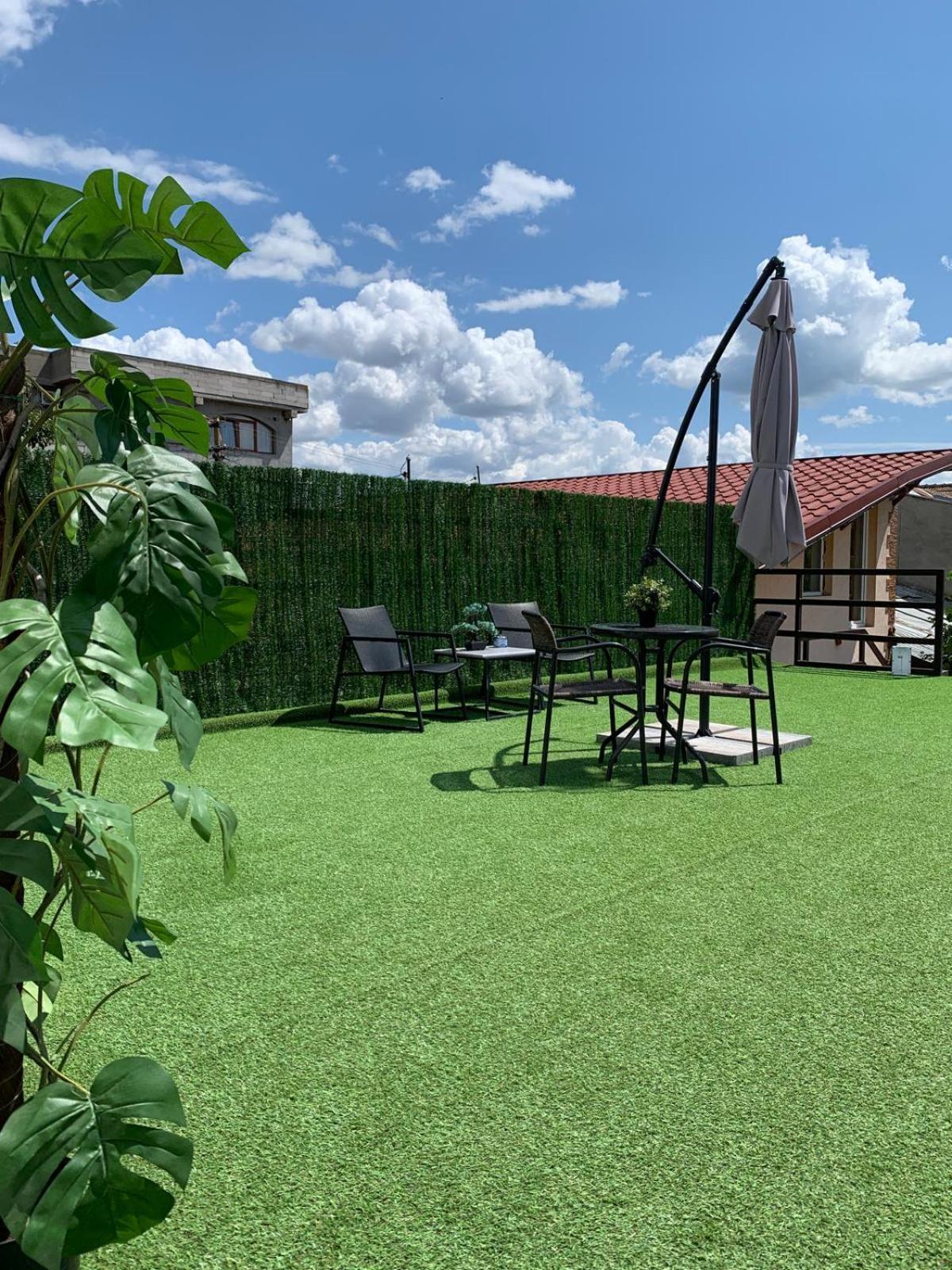 Luxus Cluj Airport Apartments Bagian luar foto