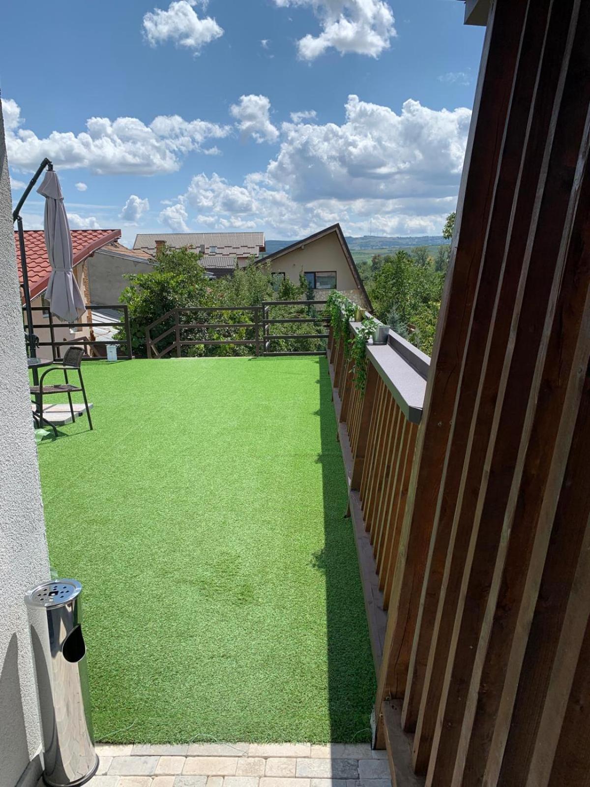 Luxus Cluj Airport Apartments Bagian luar foto